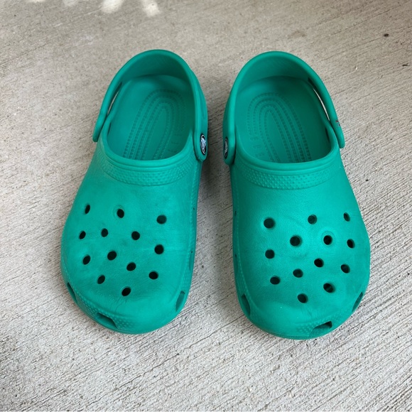 Crocs Classic Clogs Sz 1 - Picture 2 of 7
